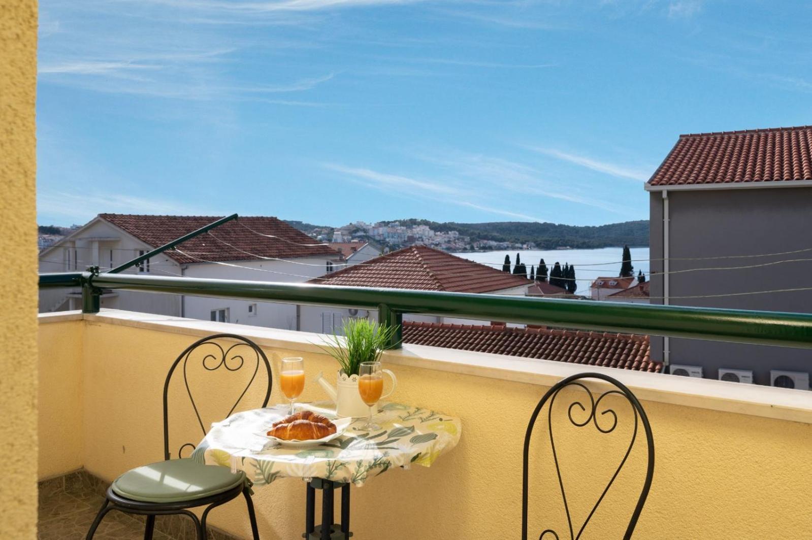 Apartment Anita Trogir Eksteriør billede